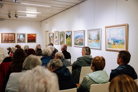 Sprehod skozi čas – Likovna razstava DU Ravne